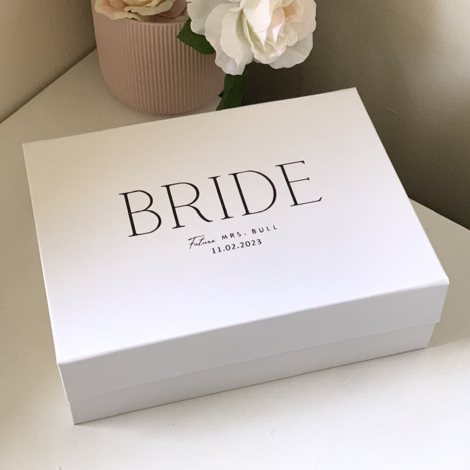 Bride / Groom Magnetic Gift Box