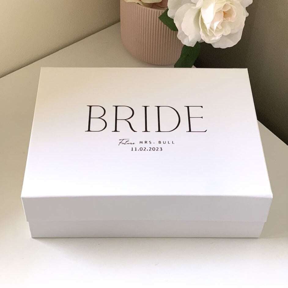 Bride / Groom Magnetic Gift Box